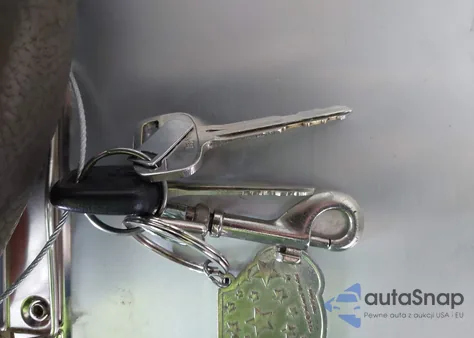 2005 Toyota Camry Le из США, поврежденный, VIN 4T1BE32K25U978845